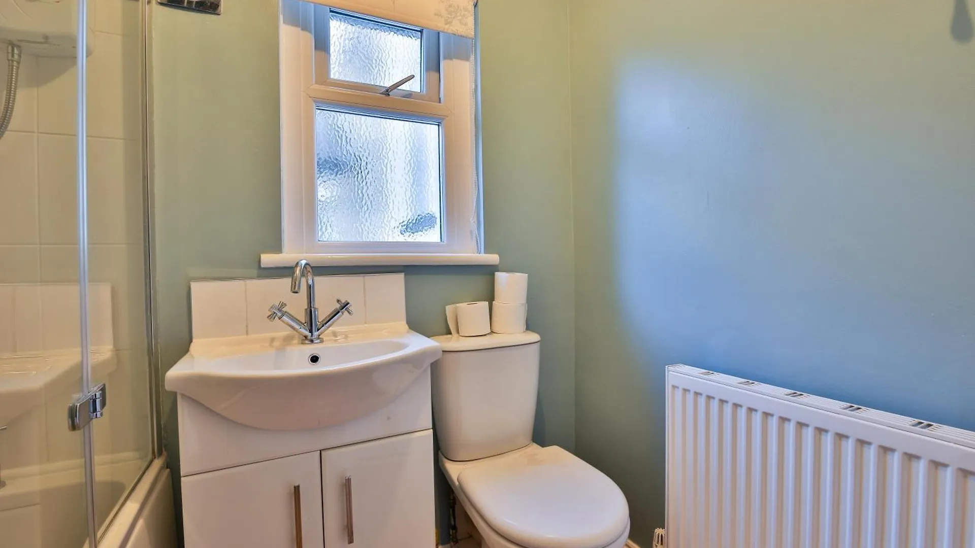 Elegantly Designed & Spacious 3 Bed House Cardiff
