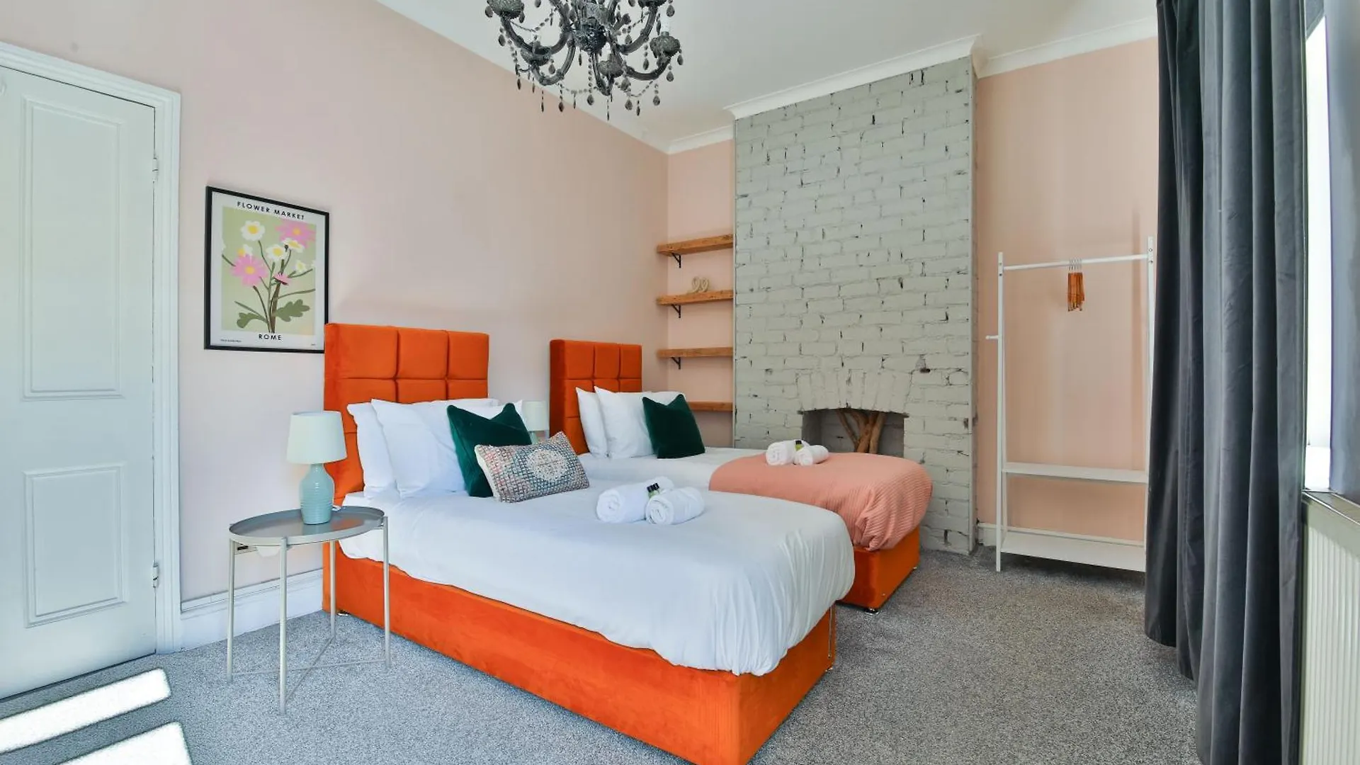Holiday home Elegantly Designed & Spacious 3 Bed House Cardiff United Kingdom