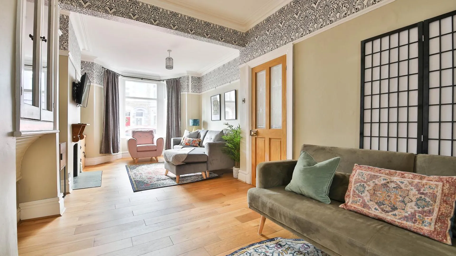 Holiday home Elegantly Designed & Spacious 3 Bed House Cardiff