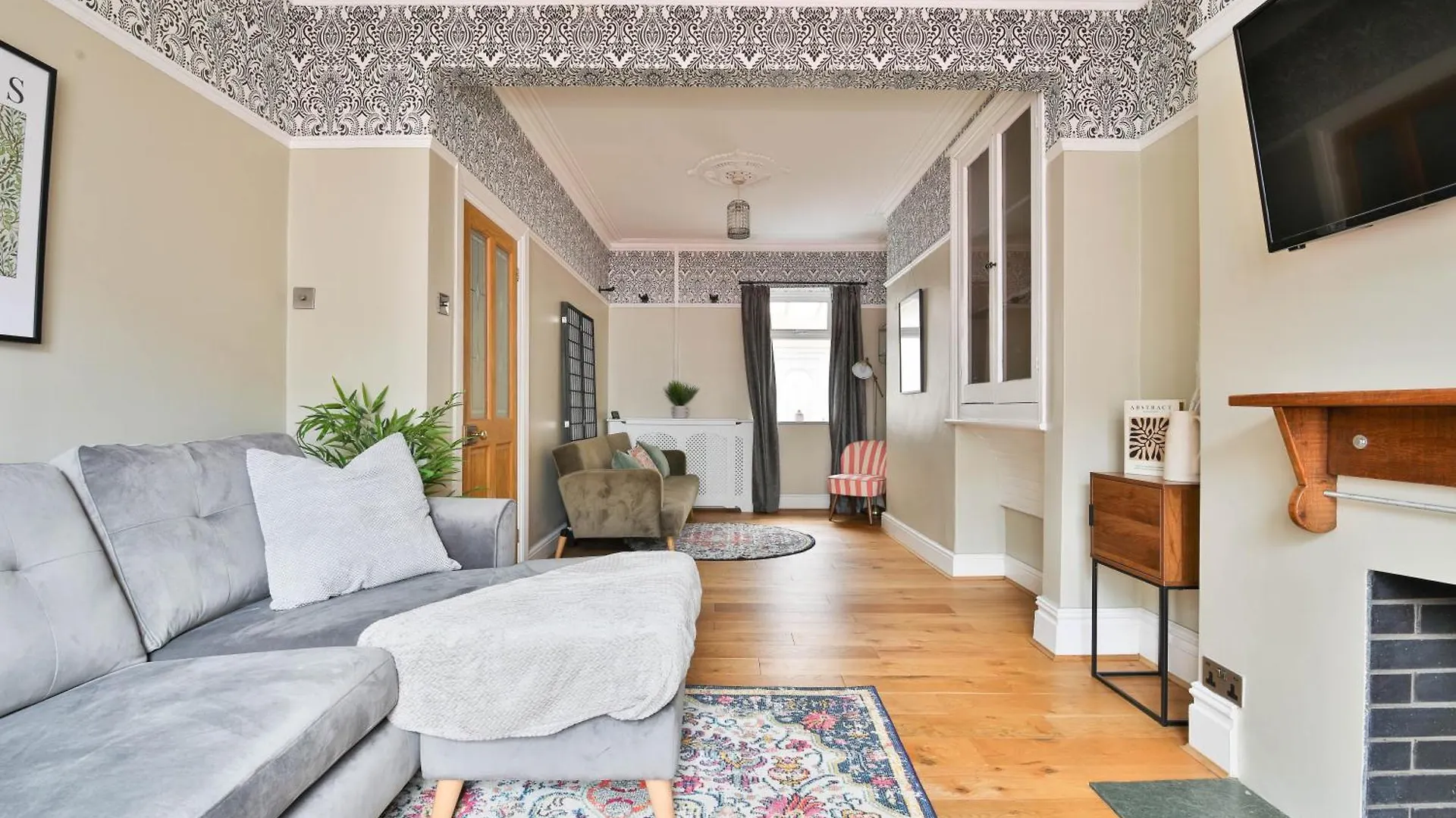 Holiday home Elegantly Designed & Spacious 3 Bed House Cardiff