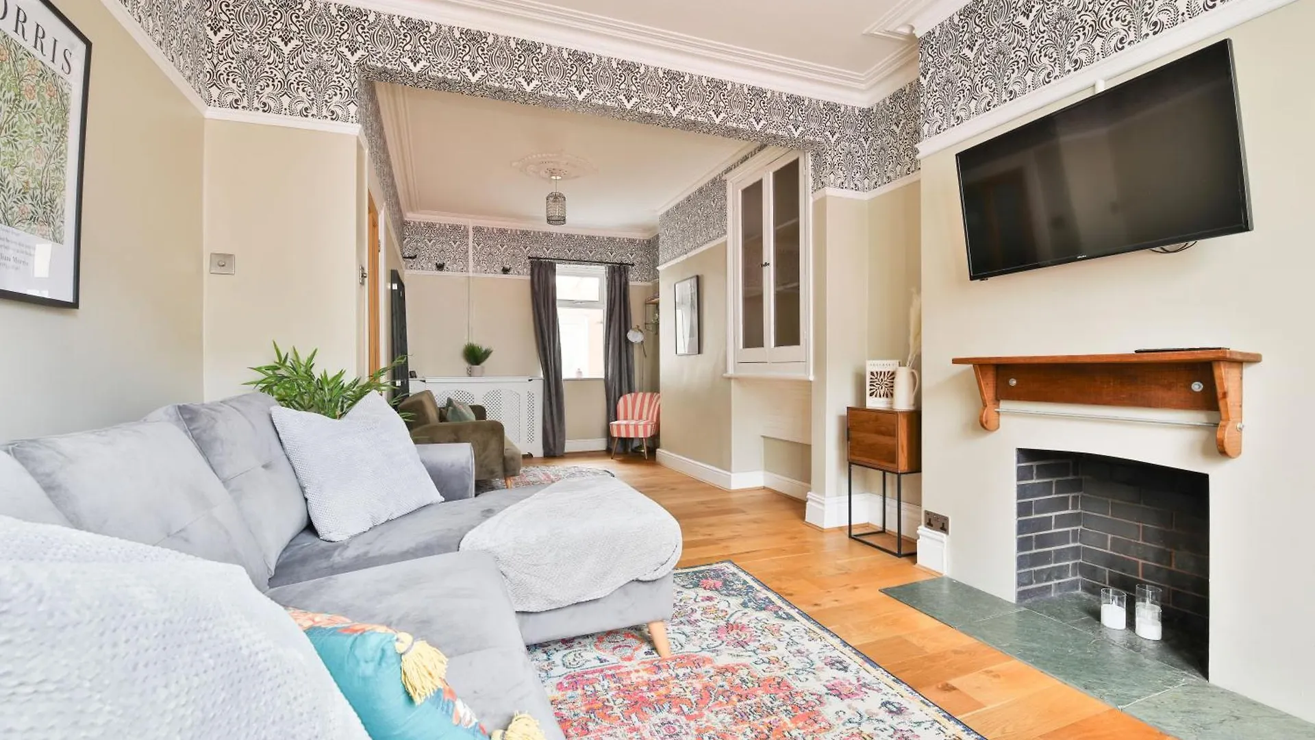 Elegantly Designed & Spacious 3 Bed House Cardiff